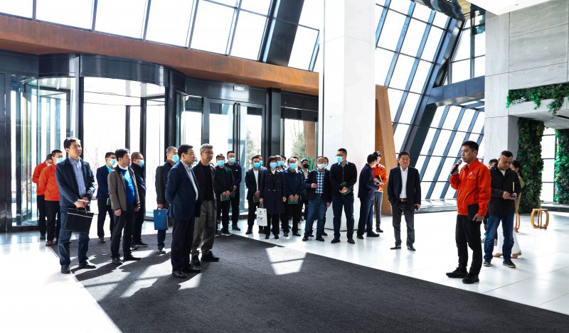 <b>中國工程院院士，吳忠儀表黨委書記、董事長馬玉山一行蒞臨寧夏鋼鐵集團參觀</b>