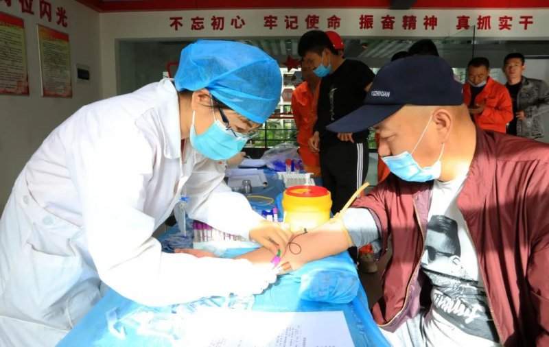 寧夏鋼鐵集團(tuán)開(kāi)展“關(guān)愛(ài)員工，關(guān)注健康”職工健康體檢活動(dòng)